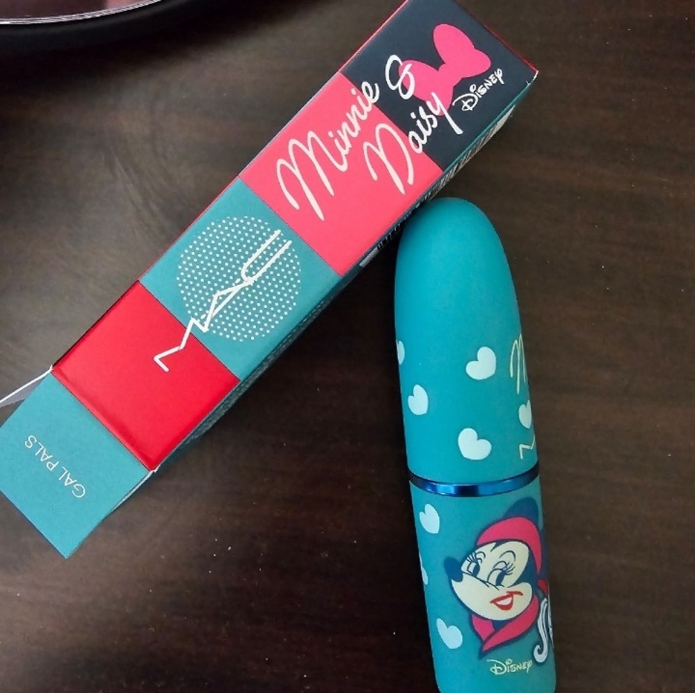 Mac Limited Edition Lipstick - Picture 4 of 8